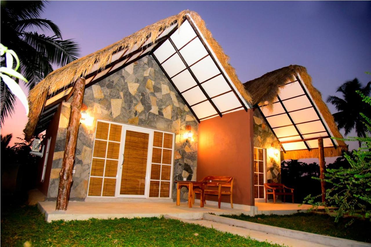 Coco Village Hotel Chilaw Bangadeniya Exterior foto
